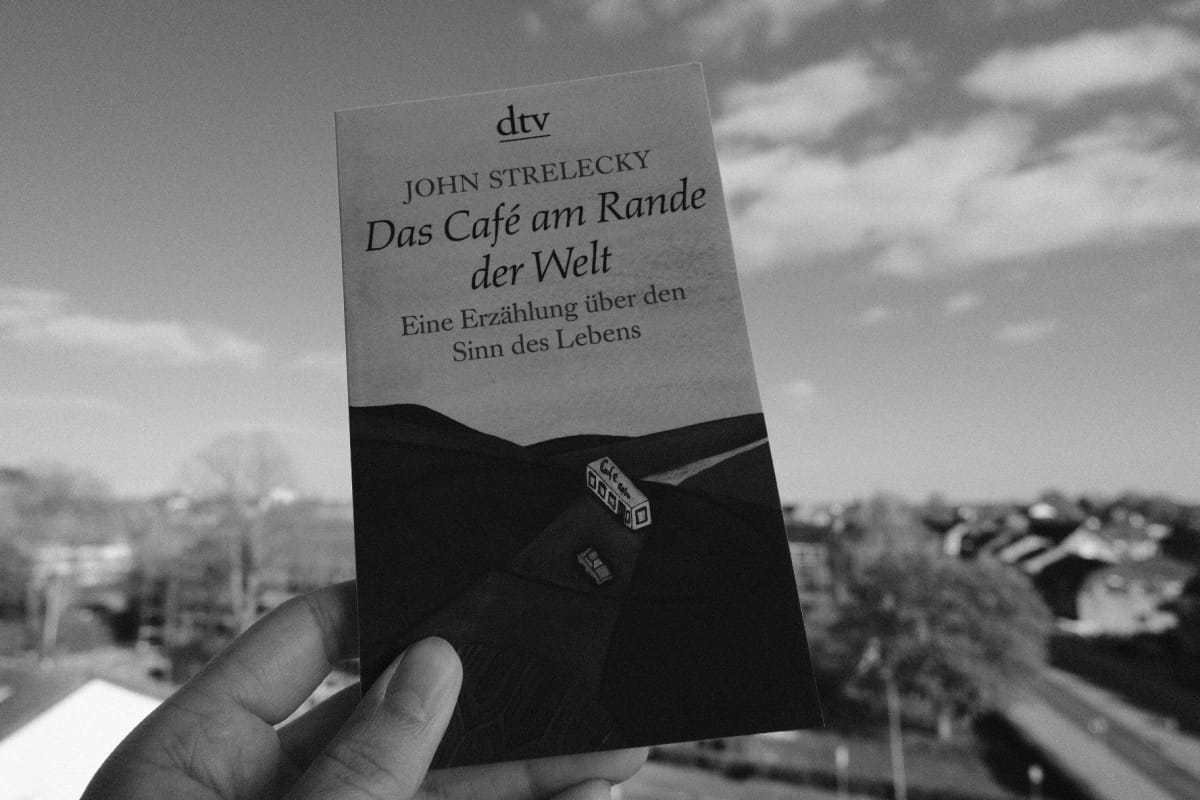 📚 | Das Café am Rande der Welt